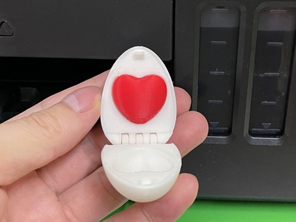 sorpresa huevo corazón amor juguete 3d print model - Mito3D