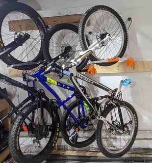 balanceo bicicleta percha fatbike garaje organización montaña pared almacenamiento hogar casa oficina escritorio 3d print model - Mito3D