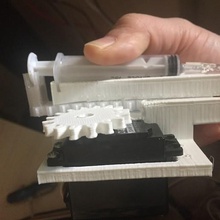 seringa motor ferramenta bomba saúde a medicina 3d print model - Mito3D