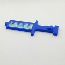 seringue pendentif vaccin 2020 couronne drôle époxy briller 3d print model - Mito3D