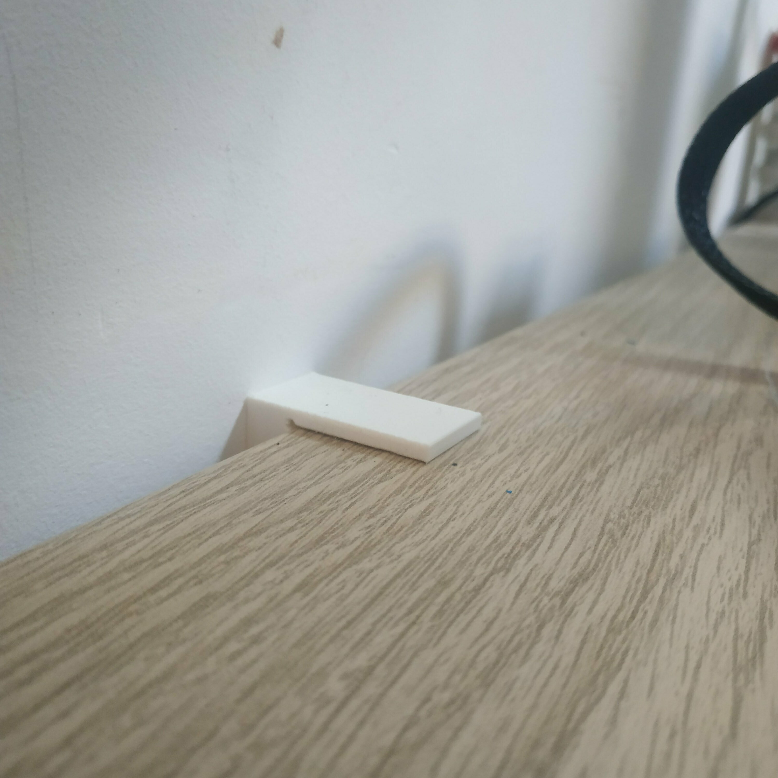 Tabelle halt Ikea Tabellen Kabel 3D print model - Mito3D