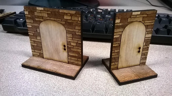 table miniature portes fermé Jeu donjons dragons miniatures rpg aide soutenir jeu Jeux 3d print model - Mito3D