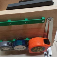 la medida de cinta bajo el estante montaje herramienta los titulares las cajas herramientas carpintería en pared medir almacenamiento 3d print model - Mito3D