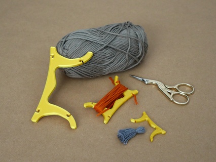 tassel makers string knit wool yarn crochet hook optimized diy sow needle scissors quick print simple model 3d print model - Mito3D