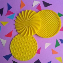 texture francobolli x3 casa cookie cutter 3d print model - Mito3D
