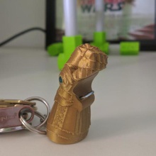 thanos infinito apribottiglie infinity gauntlet portachiavi strumento lettore le bottiglie la bottiglia keychain anello per chiavi 3d print model - Mito3D