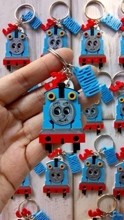 thomas train keychain key rings souvenir tomas 3d print model - Mito3D
