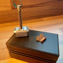 Thor's martello Museo esposizione Magia meraviglia mcu memoriale miniatura mjolnir odino resina thor vichinghi 3d print model - Mito3D