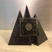 three top mountain holder quadrum capsule home capsuleholder coinholder coins coin 3d print model - Mito3D