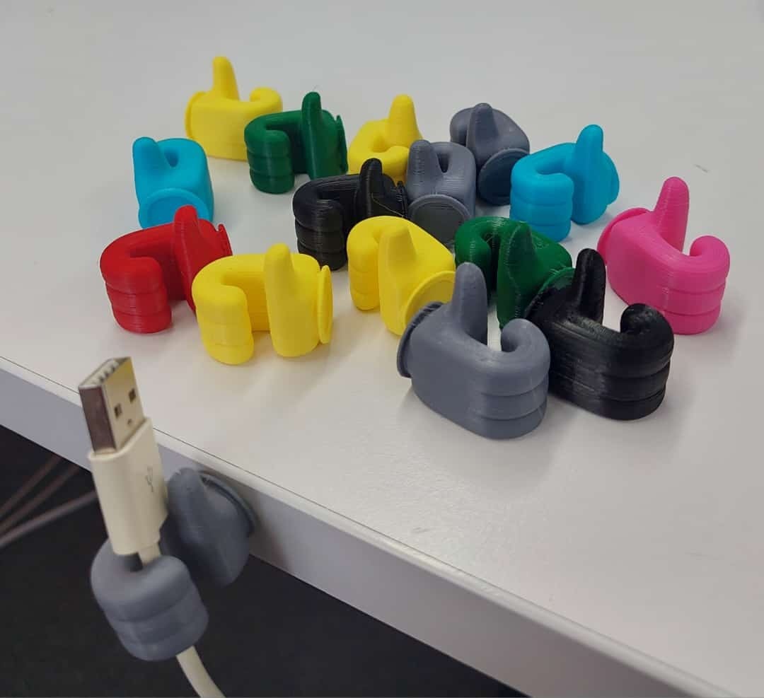 pollici up USB cavo titolare supporto 3D print model - Mito3D