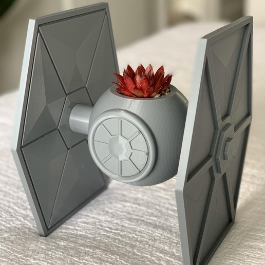 caza tie maceta casa de la nave ver yoda trooper tormenta vader plantpot suculentas olla planta luchador el empate guerras estrella alas plata rebaño darth 3D print model - Mito3D