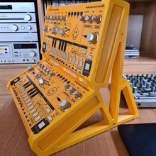 stanco behringer td3 cremagliera telaio synth 3d print model - Mito3D