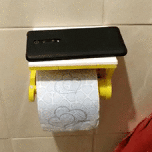 porte-papier toilette dérouleur la maison papier serviette de bain salle bains upecicling derouleur hygiénique wc gadget barre défilement 3d print model - Mito3D