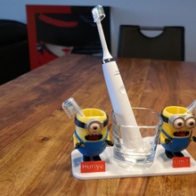 suporte da escova de dentes asseclas a casa banho minion reprap zepto zep 3d print model - Mito3D