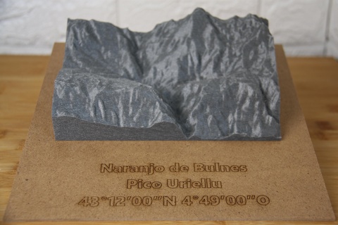 topographic map uriellu peak asturias mapping topography peaks europe climbing 3d print model - Mito3D