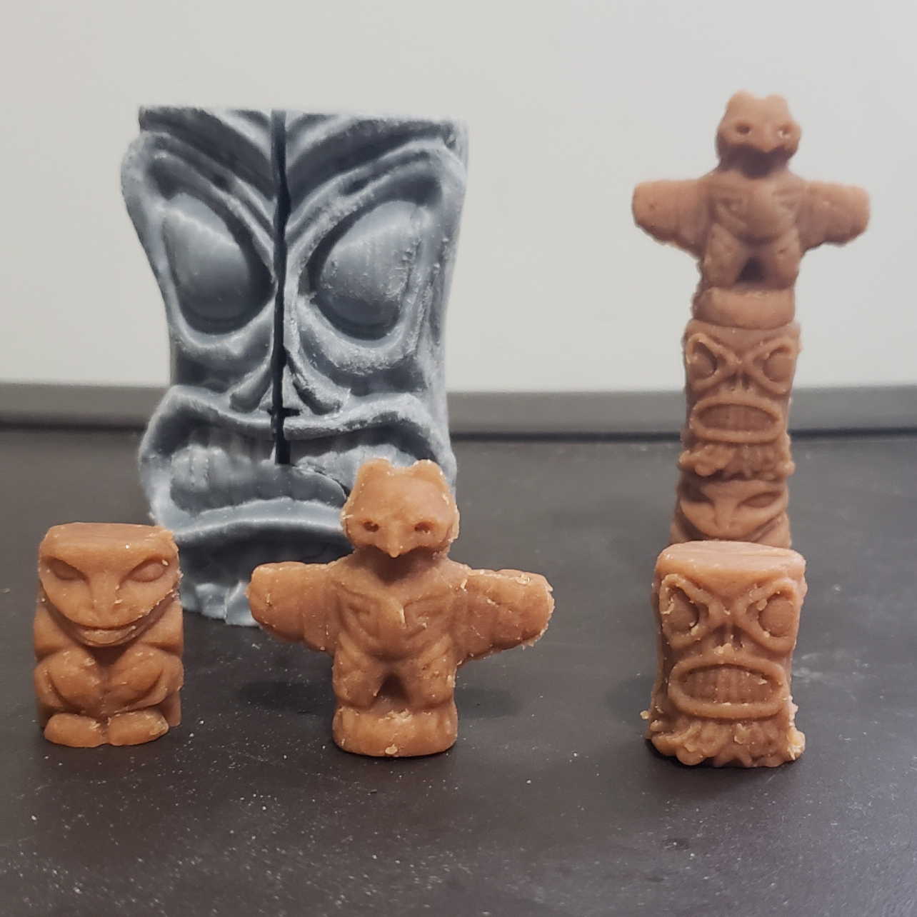 totem pole monster mold Game tiki gloomhaven necromolds playdoh wargame miniature 3D print model - Mito3D