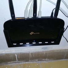 tp-link tl-wr940n wall mount holder tplink router 3d print model - Mito3D