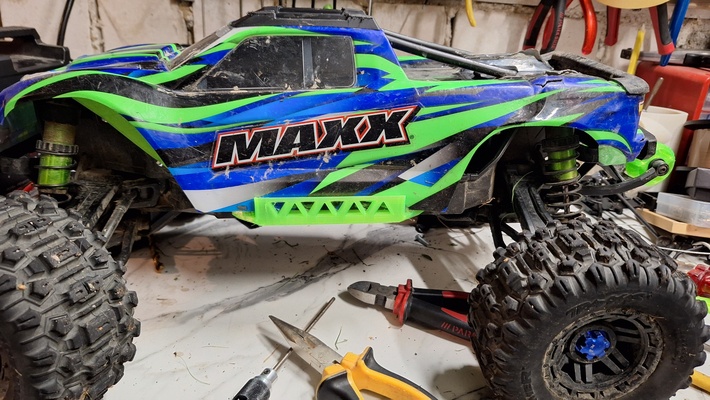 traxxas maxx v2 seitenleiste spiel widemaxx maxxv2 tuning 3d print model - Mito3D