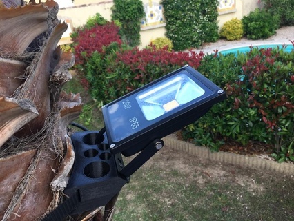 tree lighting fixture - fixation clairage sur arbre fastening led light palm spot spotlight outdoor garden 3d print model - Mito3D