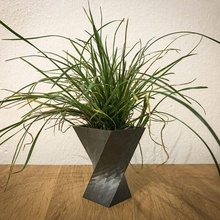 triangle flower pot model 3d print poly geometric 2021 high easy gadget 3d print model - Mito3D