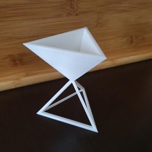 Triangle planteur pot supporter plante fleur 3d print model - Mito3D