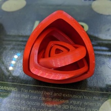 triangle, ish gyro jeu fidget spinner jouet cadeau gyroscope jouets 3d print model - Mito3D