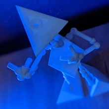 üçgensel robot 377 gadget üçgen oyuncak kolay Yazdır eğlence poz 3d print model - Mito3D