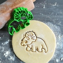 triceratops cookie cutter dino dinosaurs dough shape kitchen bake cookies speculoos 3d print model - Mito3D