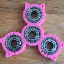 triple gato spinner juego a los gatos fidget dedo openscad 3d print model - Mito3D