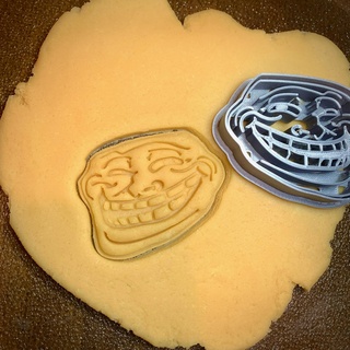 troll visage meme biscuit coupeur 3d print model - Mito3D