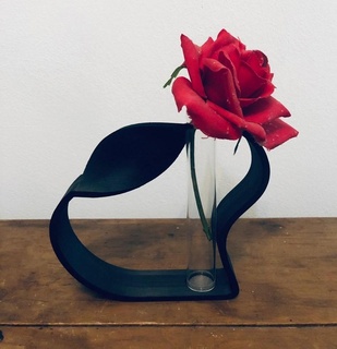 tubo florero giro Arte moderno diseño flor vaso deco interior 3d print model - Mito3D