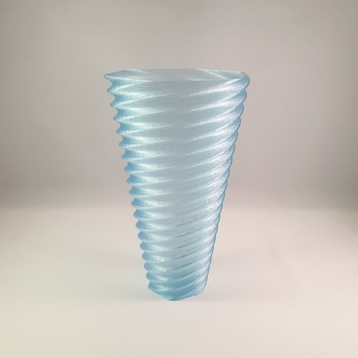 twist vase - en mode d'impression la maison de décoration swoosh résumé fleurs spirale spiralized twisted 3D print model - Mito3D