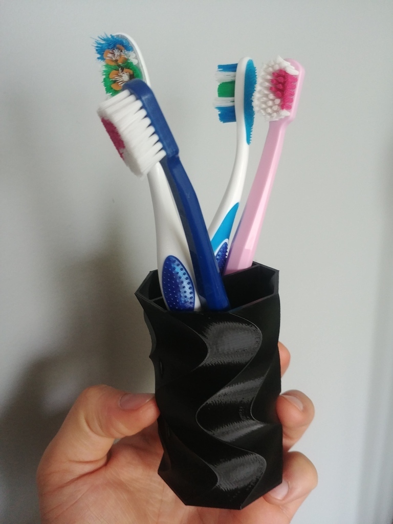 torcido copo lápis escovas dente escova suporte recipientes banheiro 3D print model - Mito3D