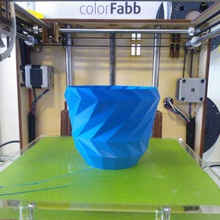 torcida vaso de flores casa 3d print model - Mito3D