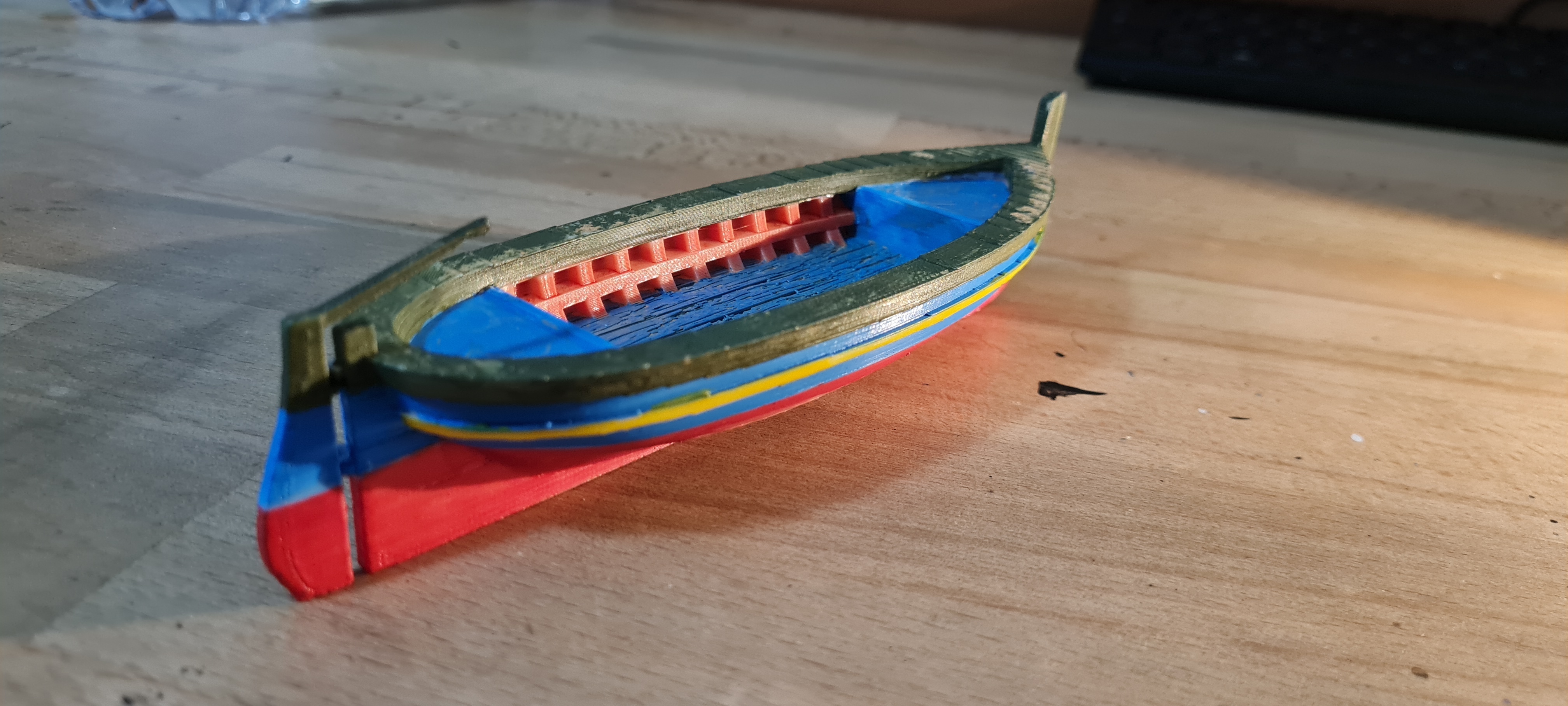 típica siciliano pescaria barco modelo 2 navio navios barcos nave base esposizione 3D print model - Mito3D
