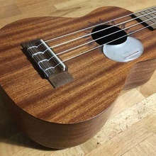 ukelele Correa gente guitarra estilo acústico soporte instrumento música sonido agujero boca 3d print model - Mito3D