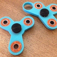unbalanced fidget spinner & finger flipper game toy reallyanotheronewhy 3d print model - Mito3D