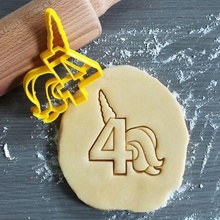 unicorno compleanno numero 4 biscotto taglierina ragazza Femminile cottura Impasto forma cucina infornare biscotti speculoos 3d print model - Mito3D