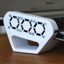 universale per notebook cooler stand gadget titolare fan di raffreddamento vuoto 3d print model - Mito3D