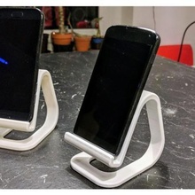 universal phone stand even large phones home 3d print model - Mito3D