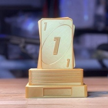 uno troféu gadget brinquedo cartão carte trofeo ouro oro 3d print model - Mito3D