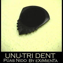unu-dent de l'unu-tri dent eximentating guitare tissage double extrudeuse en fibre carbone gadget l'unu pua electrica exemptés le nid choisir la plectre denté 3d print model - Mito3D