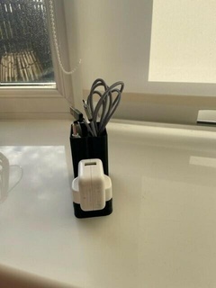 USB cavo spina Conservazione casa mini miniatura miniature 28mm spine rpg tavolo Giochi ttrpg caricabatterie titolare supporto organizzazione ufficio scrivania 3d print model - Mito3D