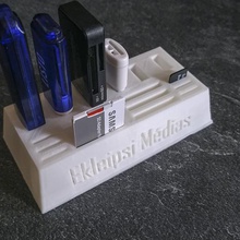 usb key holder sd cards micro gadget card support 3d print model - Mito3D