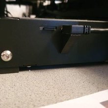 USB porta cabo aliviar gadget cunha ender 3 3d print model - Mito3D
