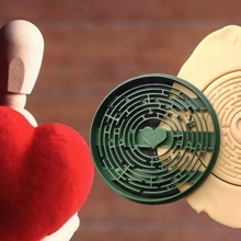 valentine love maze cookie cutter cortante san valent amor cookies labyrinth valentine's day 3d print model - Mito3D
