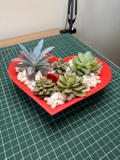 valentines day tiered heart planter drip tray succulent 3d print model - Mito3D