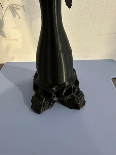 vampire skull vase 3d print model - Mito3D