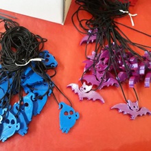 vampirina & demi bat ghost verschiedene halloween vampirin souvenir - Spielzeug Halskette 3d print model - Mito3D