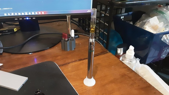 vape bolígrafo batería estante soporte pequeñito vertical pilas burbujas 3d print model - Mito3D